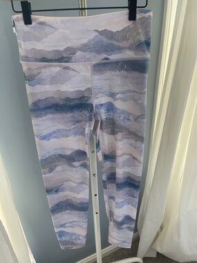 GAP Lavender and Blue Patterned Cropped Leggings